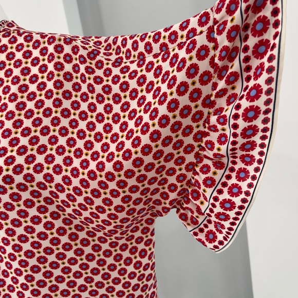 Max Studio Red and White Ruffled Tie Front Blouse - Picture 5 of 8